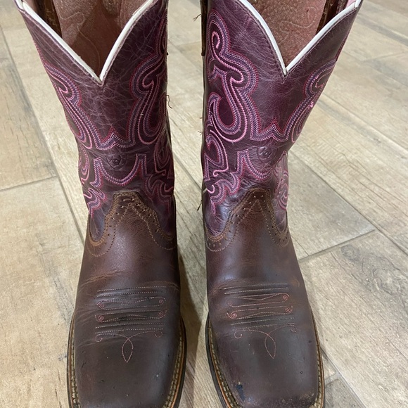 ARIAT Boots sz 6B - Picture 2 of 3